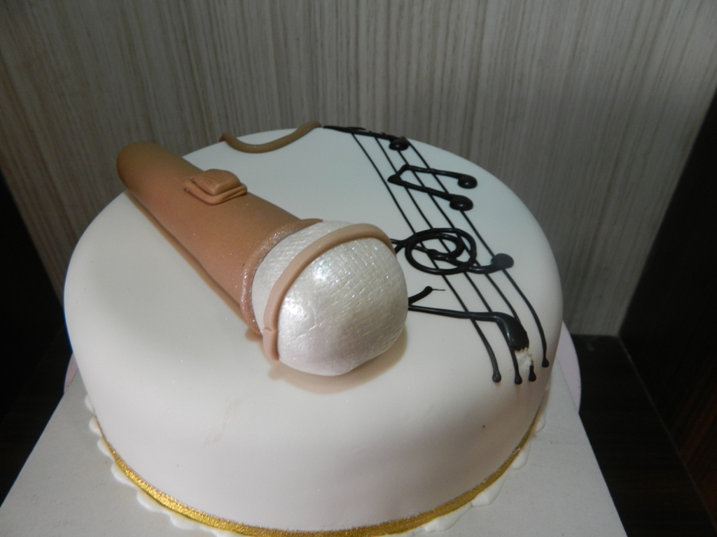 Sa Re Ga Ma Pa -Singer  Mic   Birthday cake -U&Me- 5