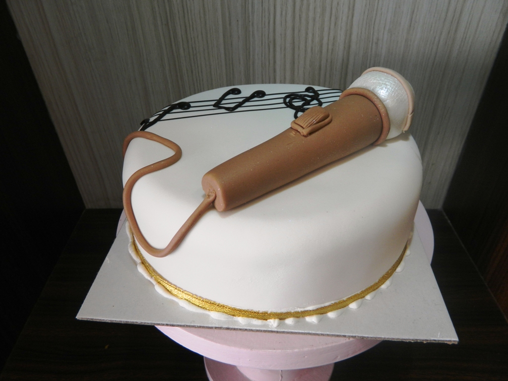 Sa Re Ga Ma Pa -Singer  Mic   Birthday cake -U&Me- 4